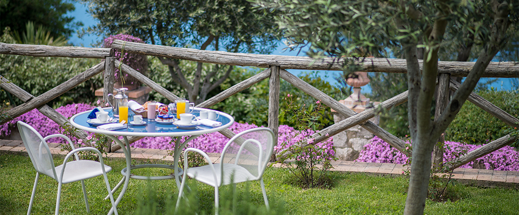 Suite vista mare con giardino privato